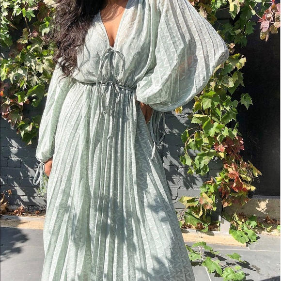 ASOS DESIGN Balloon Sleeve Green Midi Dress - Picture 3 of 3